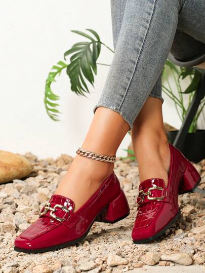 How to Build a Versatile Women’s Shoe Collection