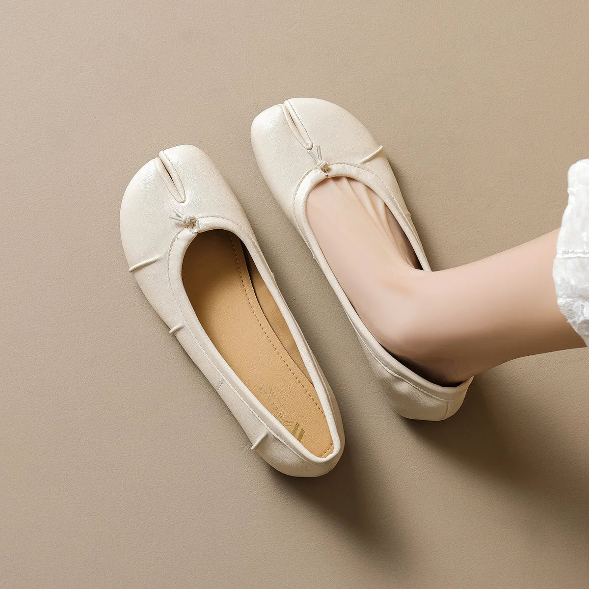 Split Toe Women Ballet Flats Fashion Tabi Shoes Casual Slip-on Loafers Ladies Pleated Leather Espadrilles Zapatillas Mujer