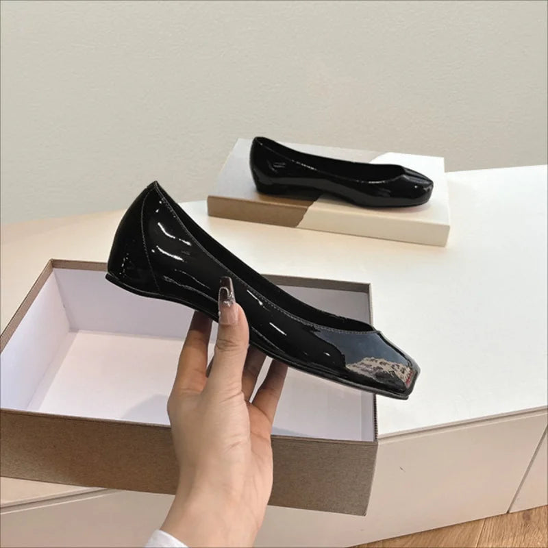 Women Tabi Ninja Ballet Flats Split Toe Mary Janes Patent Leather Party Shallow Mouth Single Shoes Solid Sandals Ladies Loafers