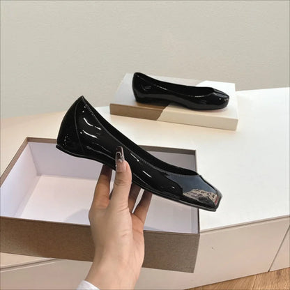 Women Tabi Ninja Ballet Flats Split Toe Mary Janes Patent Leather Party Shallow Mouth Single Shoes Solid Sandals Ladies Loafers