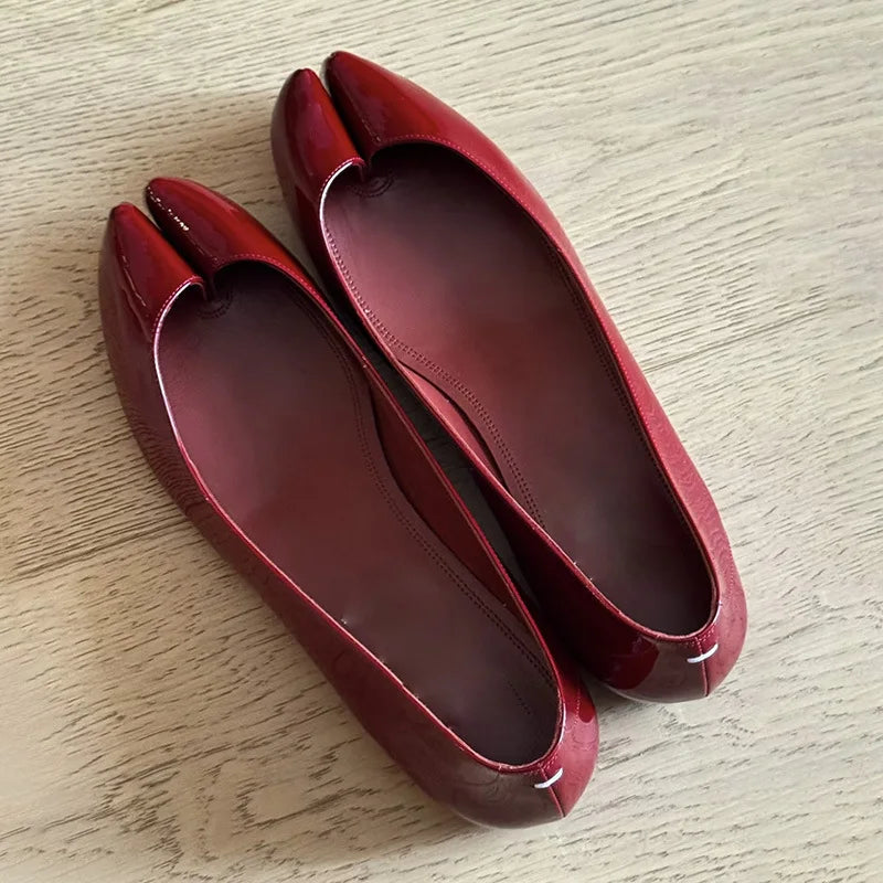 Women Tabi Ninja Ballet Flats Split Toe Mary Janes Patent Leather Party Shallow Mouth Single Shoes Solid Sandals Ladies Loafers
