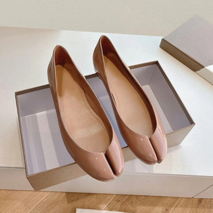 Women Tabi Ninja Ballet Flats Split Toe Mary Janes Patent Leather Party Shallow Mouth Single Shoes Solid Sandals Ladies Loafers
